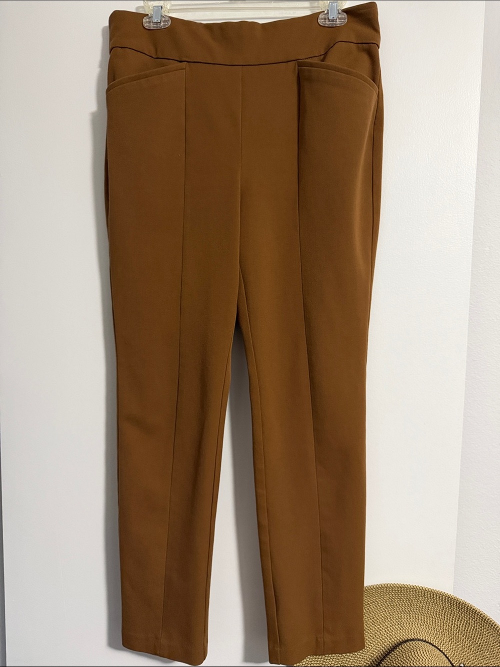 Chico’s M Short SO SLIMMING Camel PullOn PANTS